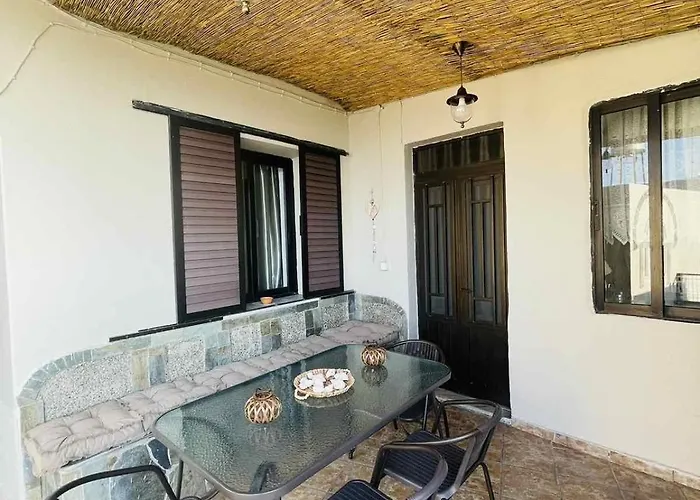 Casa vacanze Trachos Traditional House *