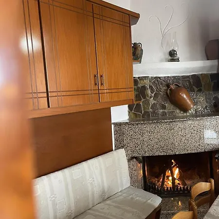 Дом отдыха Trachos Traditional House Salakos