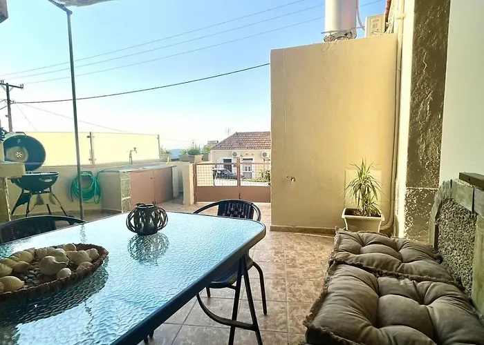 בית נופש Trachos Traditional House Sálakos