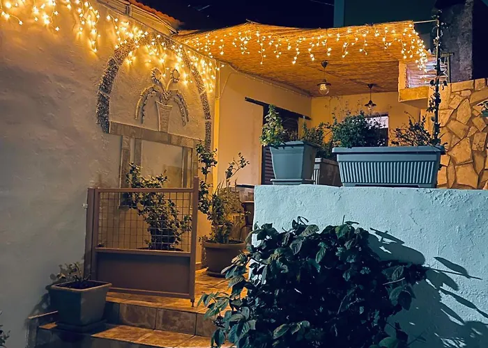 Semesterbostad Trachos Traditional House *